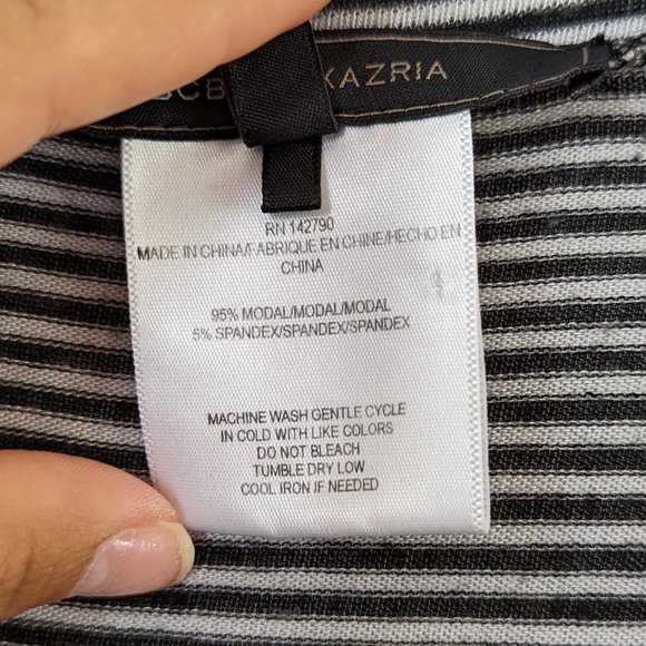 BCBGMAXAZRIA Pinstripe Short Sleeve Shirt Size Medium - Picture 8 of 11